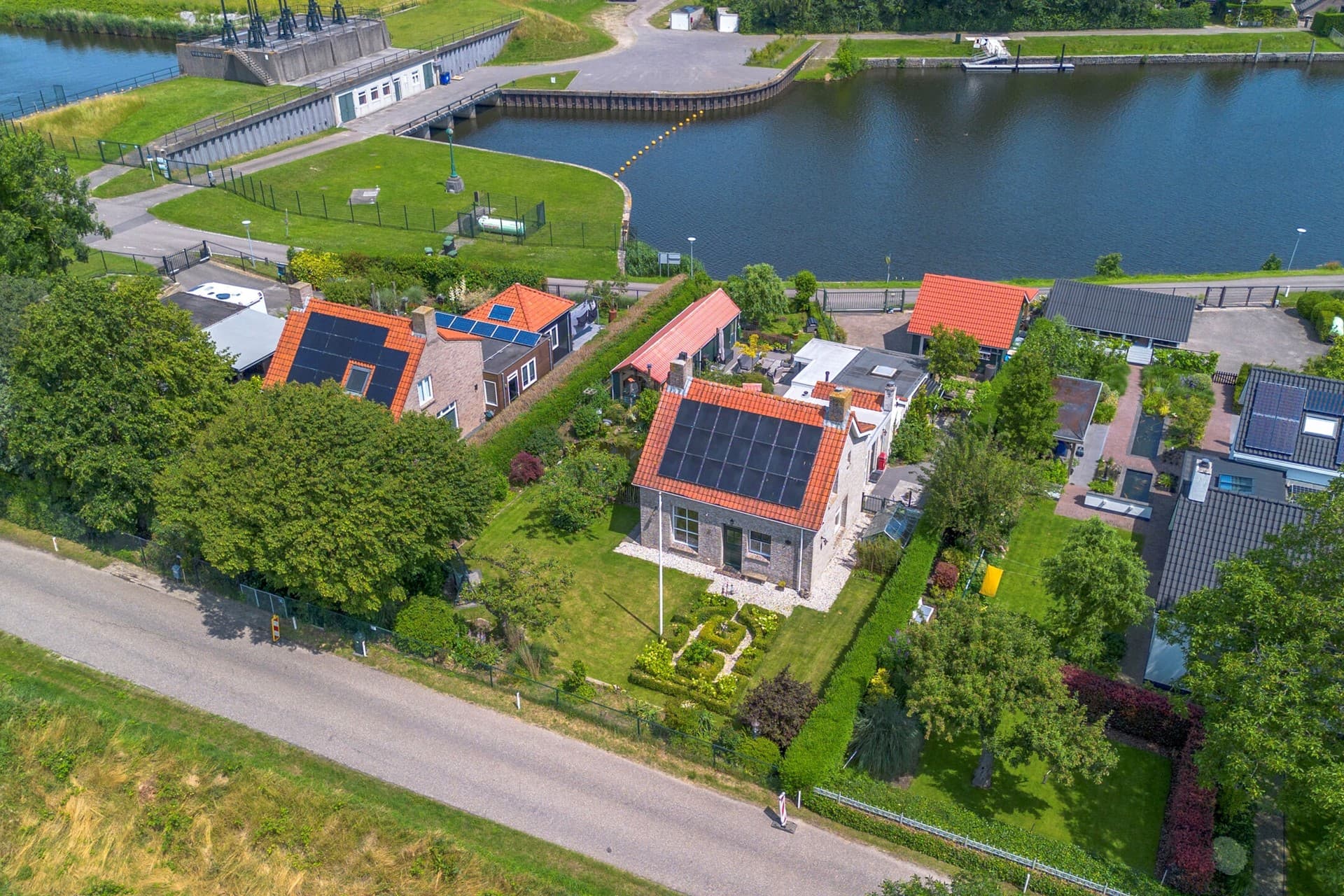 Sasdijk 8, Dinteloord