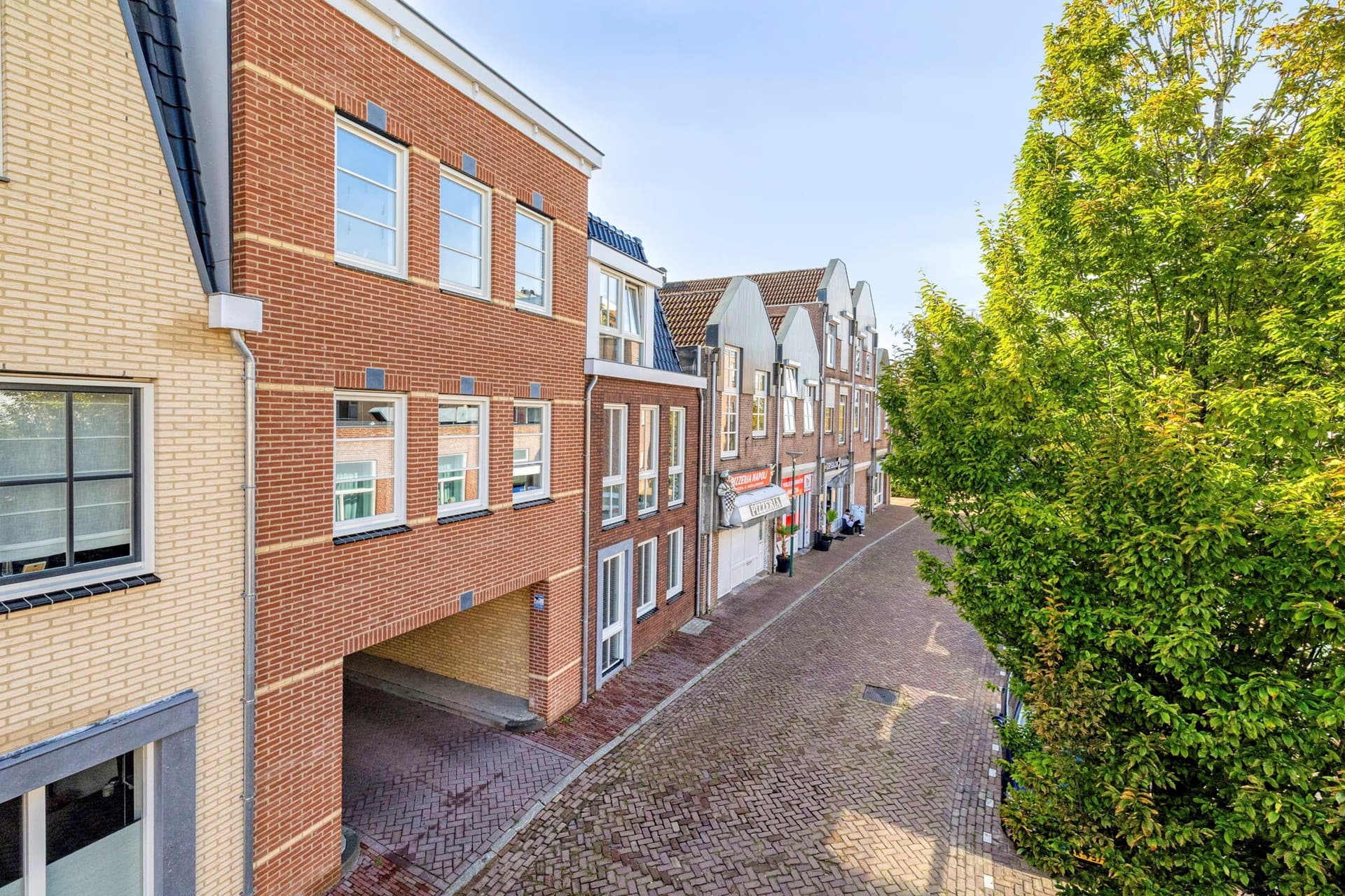 Raadhuisplein 5D, Dinteloord