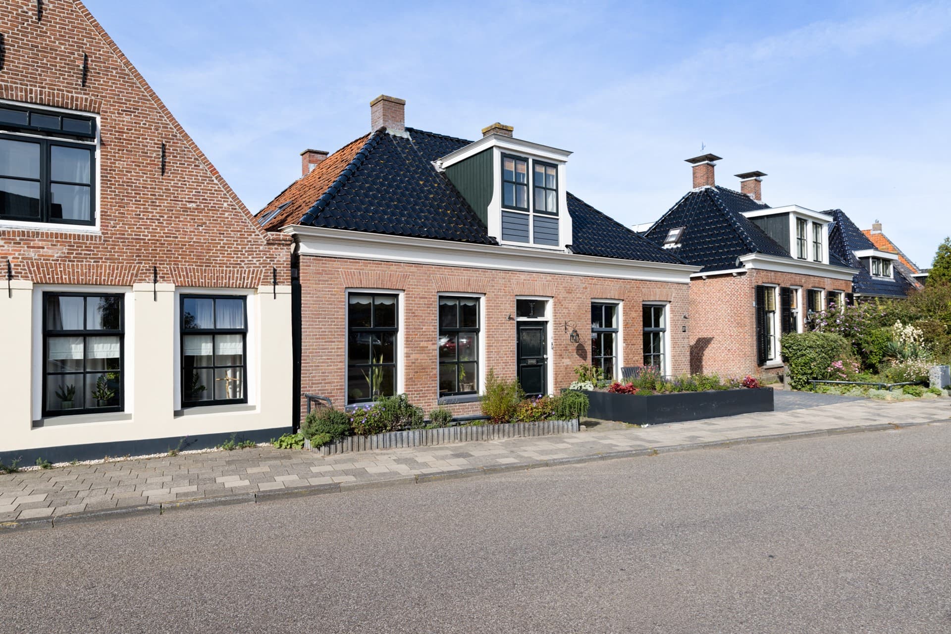Buren 25, Makkum