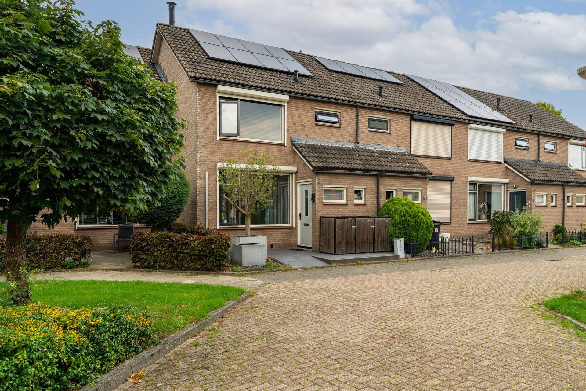 Jasmijn 8, Andel