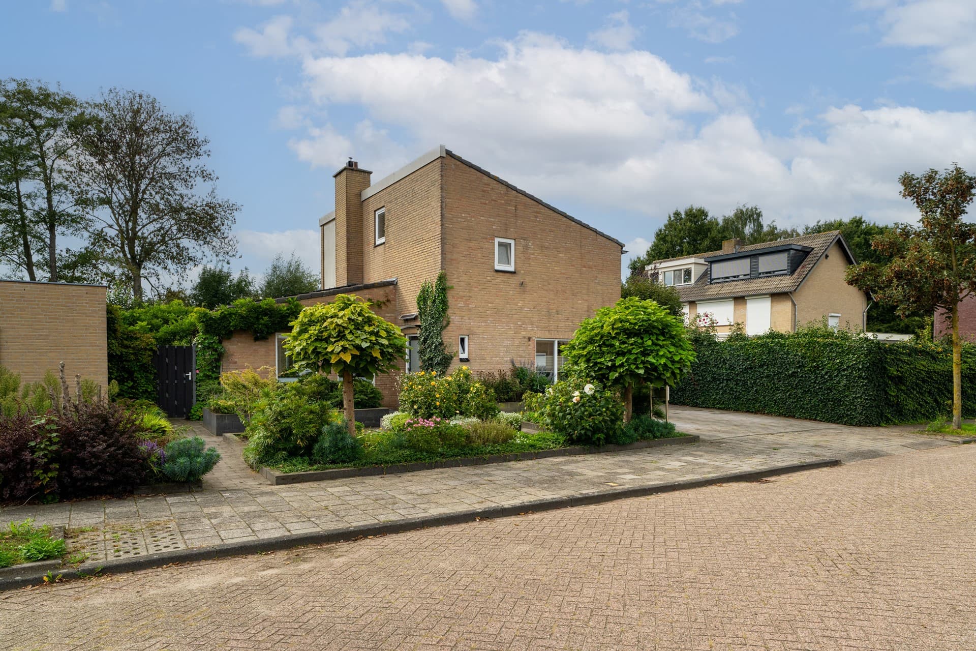 Ambachtsherenlaan 2, Waspik